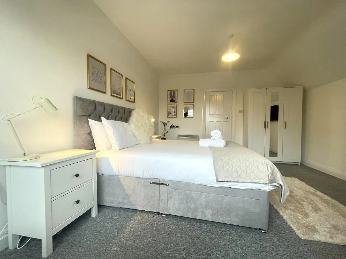 Four Oaks Apartment Bournemouth United Kingdom