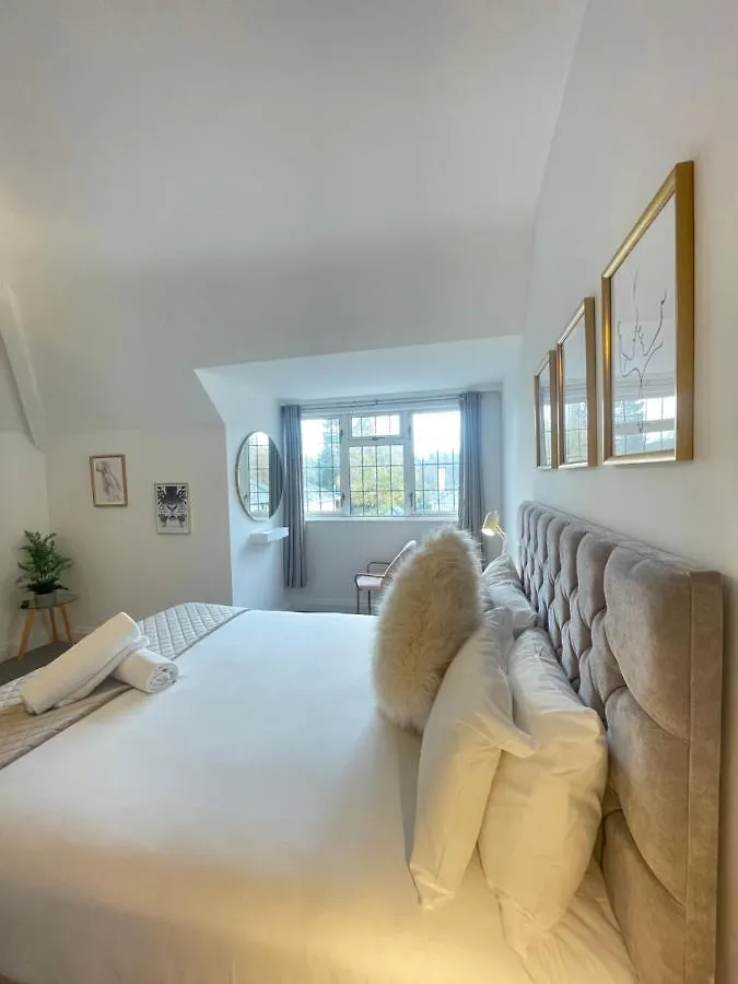 Four Oaks Apartment Bournemouth 0*,